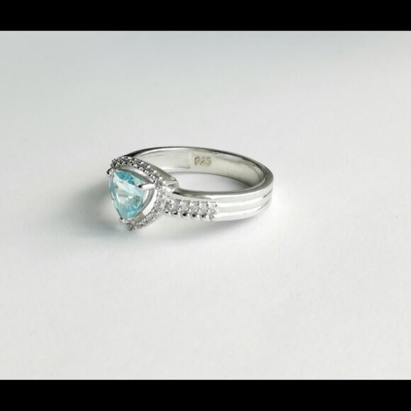 Trillion Cut Blue Topaz White Sapphire Ring in Serling Silver size 8 - Picture 6 of 6